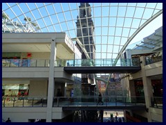 Trinity Leeds mall 07